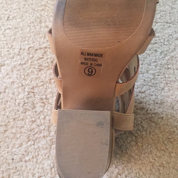 Heels - Picture 4 of 4